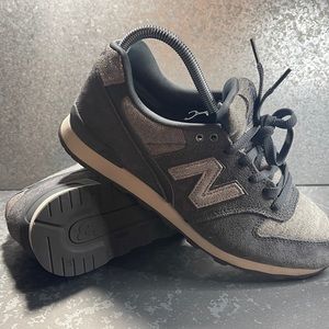 New Balance 696 Running Shoes Capsule Grey Suede , Women’s Size 8